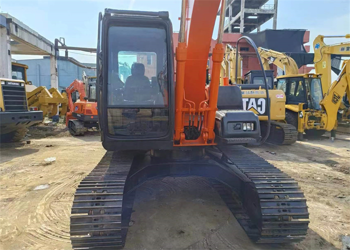 HITACHI ZX120